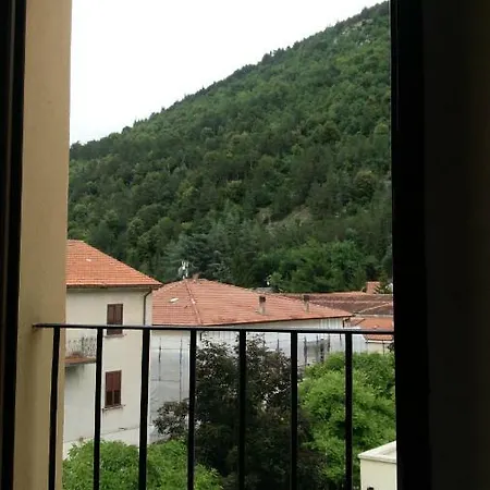3 Bed Holiday Italian Apennines Ski/cycle/hike 別荘