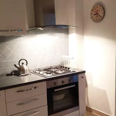 3 Bed Holiday Italian Apennines Ski/cycle/hike 別荘 Introdacqua